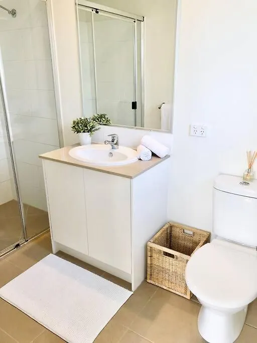Sunlit Coastal Family Retreat Vila Peregian Springs